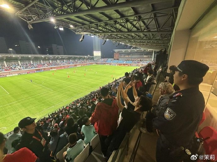  前國足主帥米盧現身球場(chǎng)，觀(guān)看U20國足vs卡塔爾U20