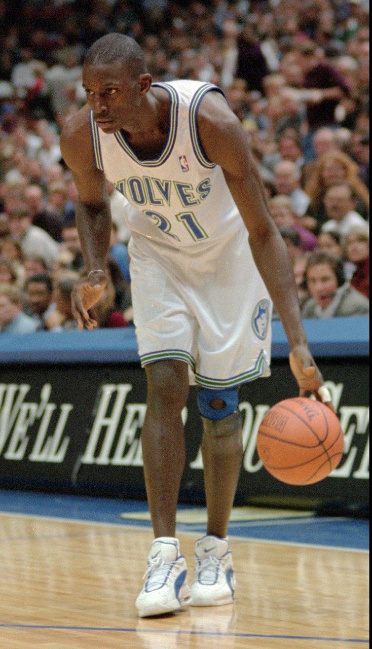  KG：你以為我喜歡狼隊老板那個(gè)XX？我們來(lái)NBA就是工作&拿錢(qián)回家