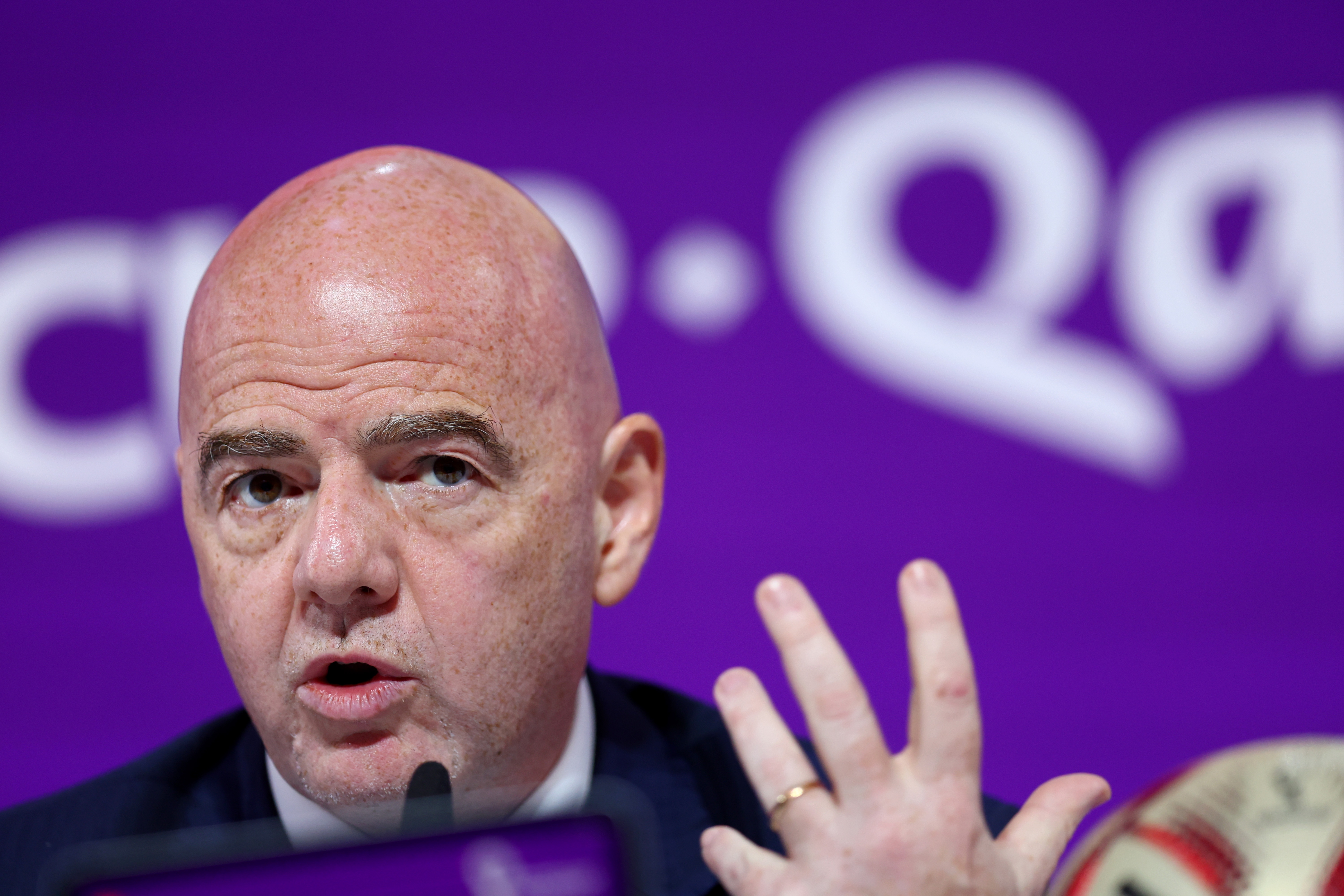 FIFA對俄以問(wèn)題雙標?獨立報:俄羅斯禁賽原因是12支歐洲球隊逼宮