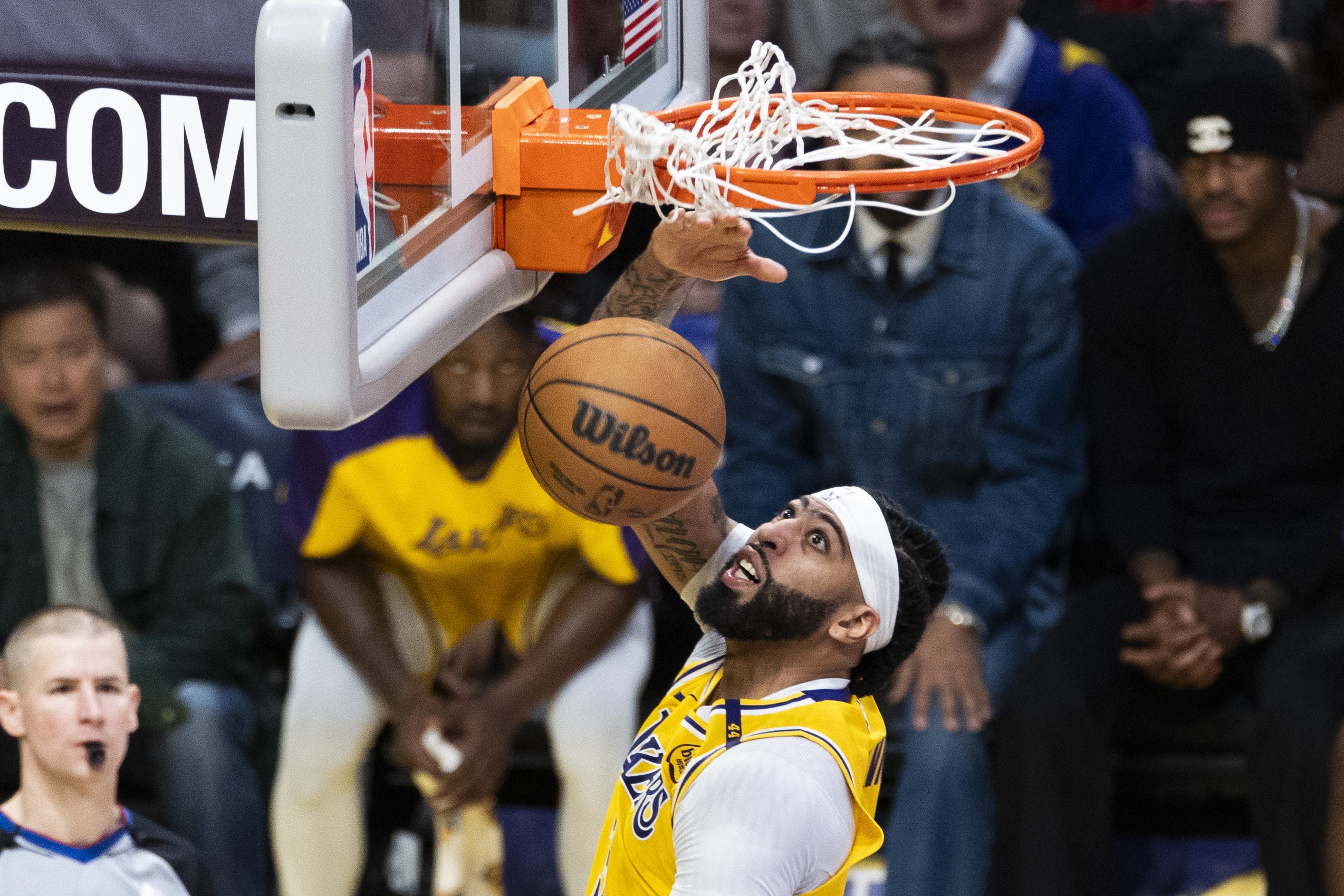 湖記:這是NBA乃至體育史上最重大、最讓人震驚的交易吧
