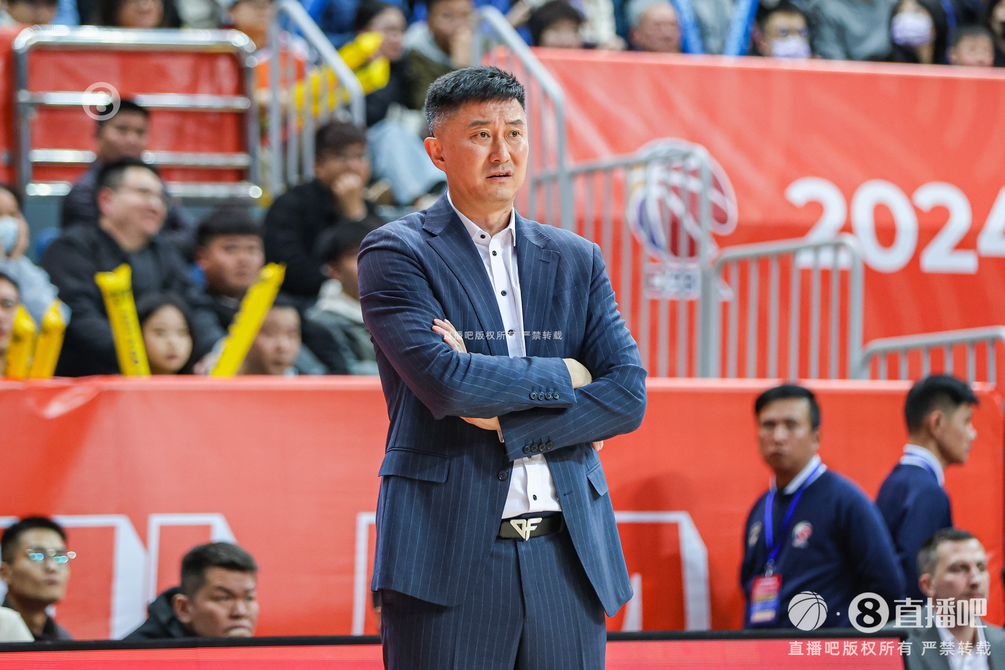 杜鋒:年輕隊員上去犯了很多錯誤 比分一下就拉開(kāi)了