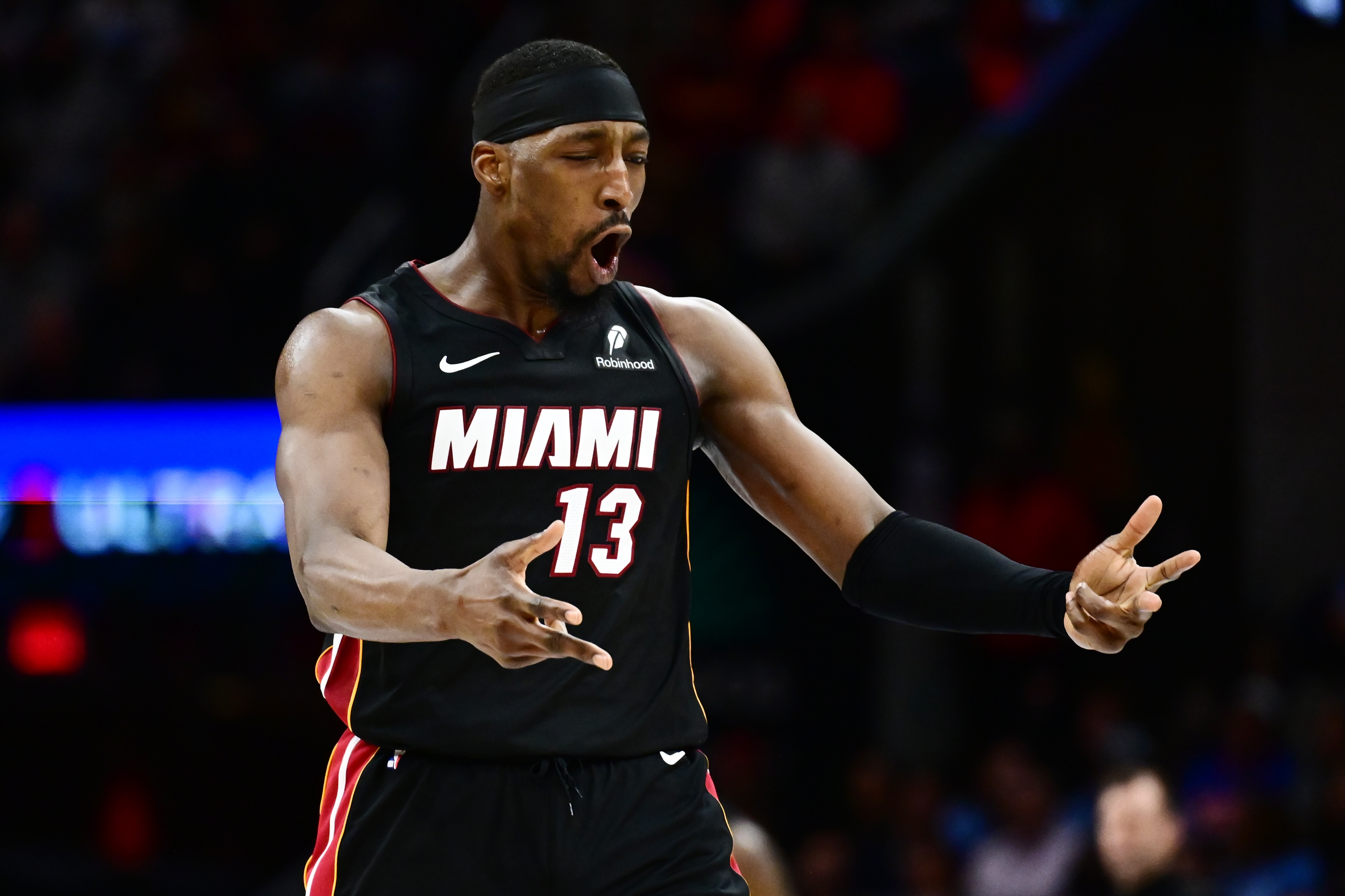 NBA官方: 阿德巴約與裁判不當接觸并使用侮辱性語(yǔ)言被罰五萬(wàn)美元